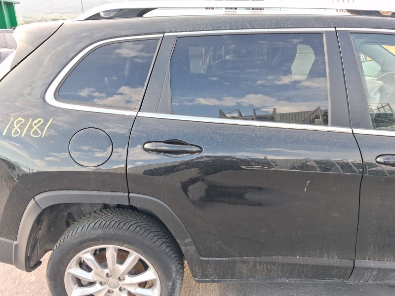 Recambio de puerta trasera derecha para jeep cherokee (kl) 2.0 crd 4x4 referencia OEM IAM 68640466AA  