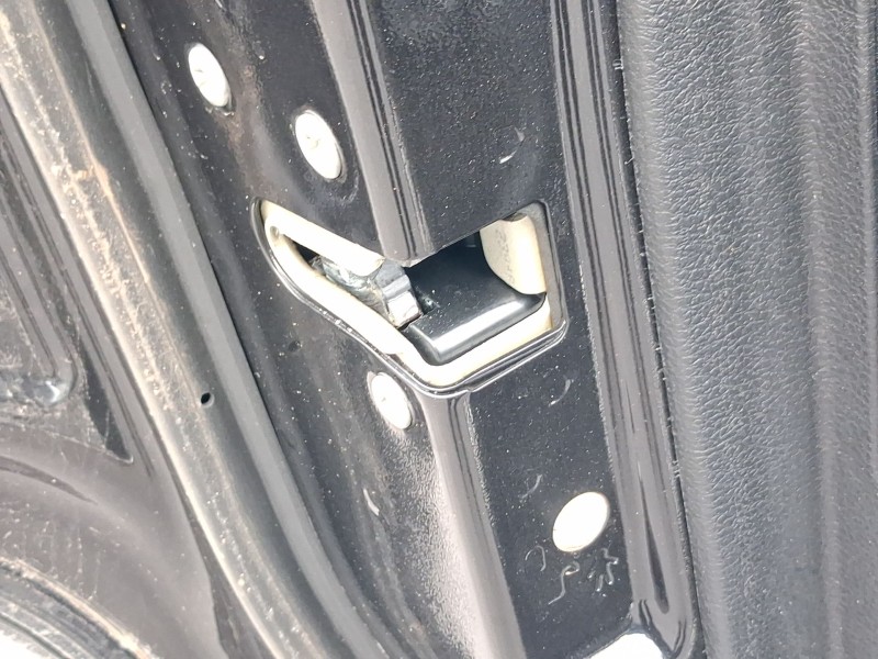 Recambio de cerradura puerta trasera izquierda para jeep cherokee (kl) 2.0 crd 4x4 referencia OEM IAM 68466852AA  