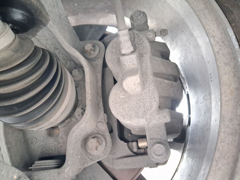 Recambio de pinza freno delantera izquierda para jeep cherokee (kl) 2.0 crd 4x4 referencia OEM IAM 68225169AD  
