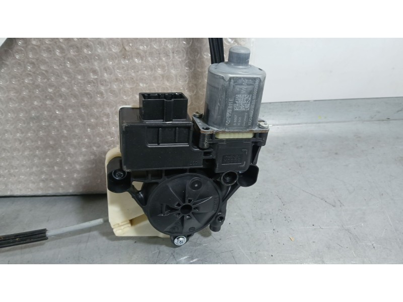 Recambio de elevalunas trasero izquierdo para seat leon st (5f8) style connect referencia OEM IAM 5F9839461D  ELECTRICO