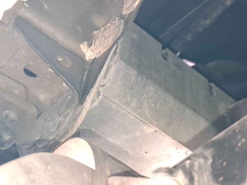 Recambio de refuerzo paragolpes trasero para jeep cherokee (kl) 2.0 crd 4x4 referencia OEM IAM 68138413AB  
