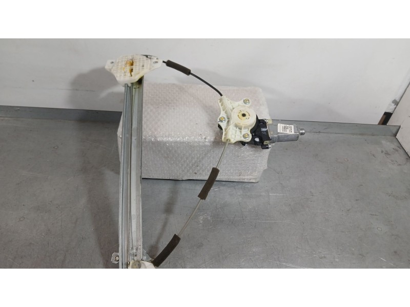 Recambio de elevalunas delantero derecho para hyundai i20 ii (gb, ib) 1.2 referencia OEM IAM 82404C7010  
