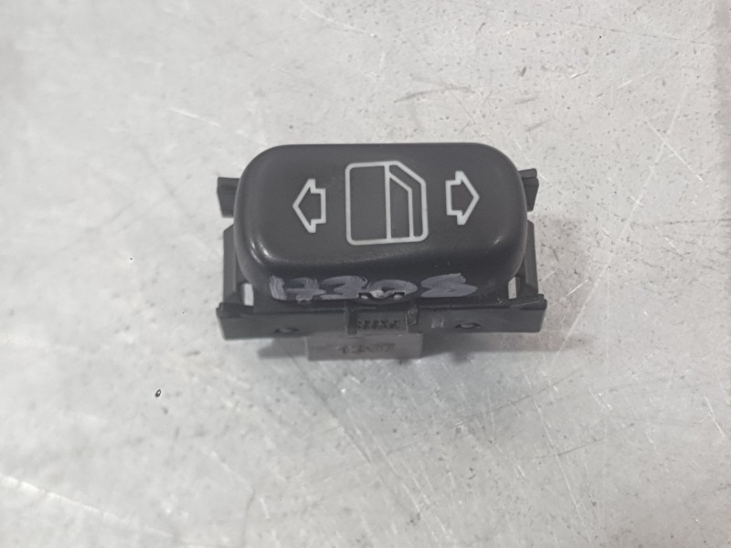 Recambio de mando elevalunas delantero derecho para mercedes-benz slk (r170) 230 kompressor (170.447) referencia OEM IAM A170820