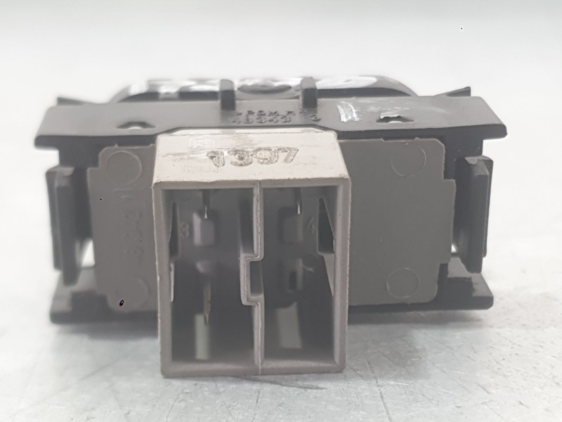Recambio de mando elevalunas delantero derecho para mercedes-benz slk (r170) 230 kompressor (170.447) referencia OEM IAM A170820