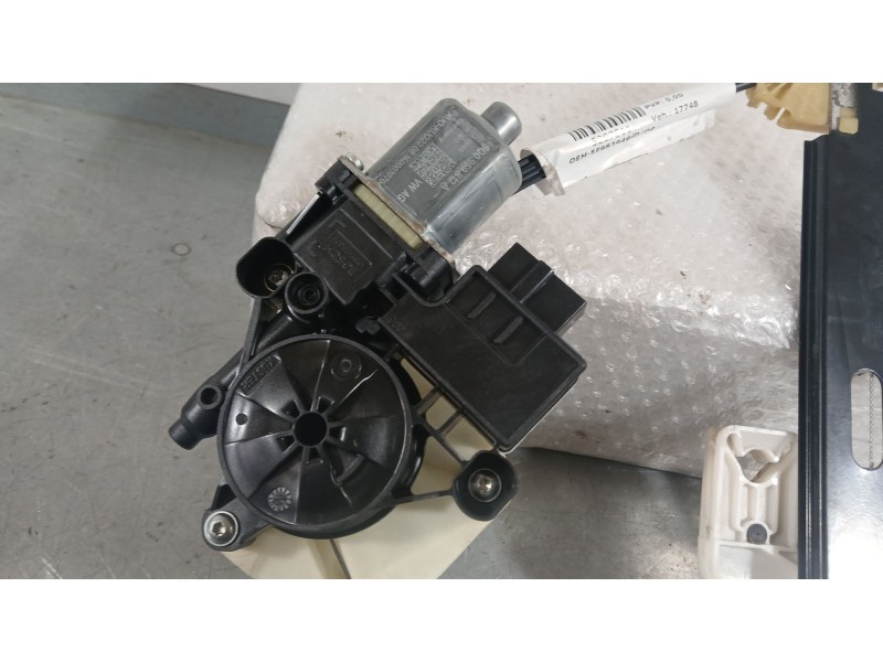 Recambio de elevalunas trasero derecho para seat leon st (5f8) 1.2 tsi referencia OEM IAM 5F4839462D  