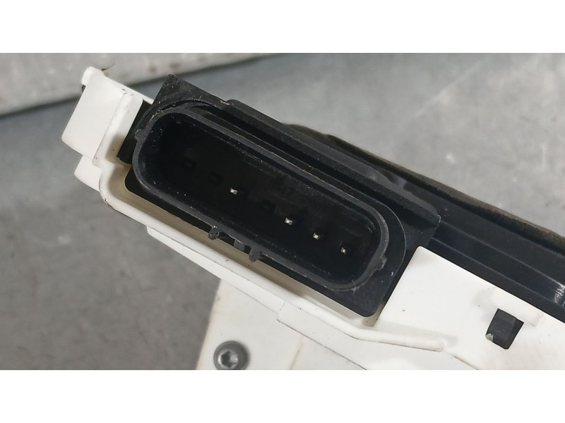 Recambio de cerradura puerta delantera derecha para mg zs suv (azs1) 1.5 vti referencia OEM IAM 10640588  