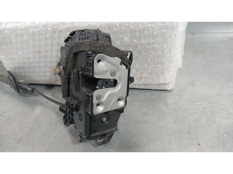 Recambio de cerradura puerta trasera derecha para renault clio v (b7_) tce 90 (b7mt) referencia OEM IAM 825007311R  