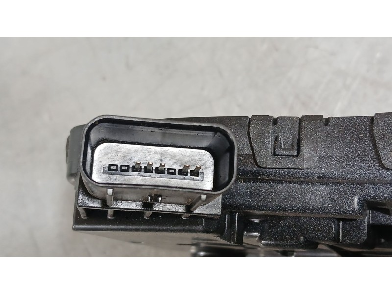 Recambio de cerradura puerta trasera derecha para kia sportage v (nq5) 1.6 t-gdi referencia OEM IAM 81420R2000  