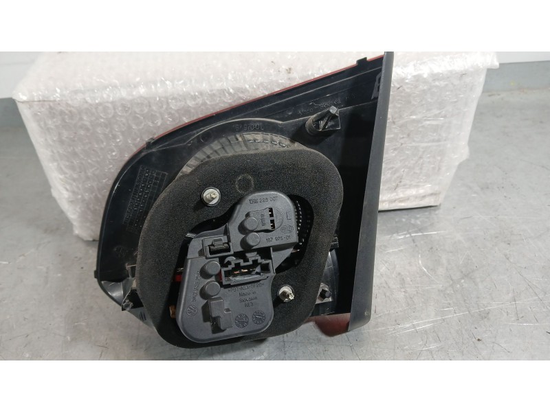 Recambio de piloto trasero izquierdo interior para volkswagen golf vi (5k1) 1.4 tsi referencia OEM IAM 5K0945093AA 5K0945093AB 