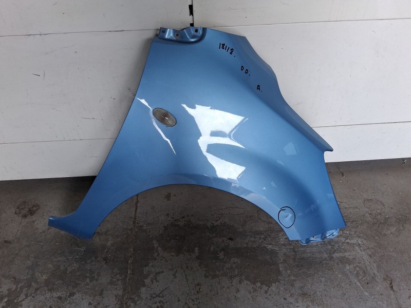Recambio de aleta delantera derecha para opel agila b (h08) 1.2 (f68) referencia OEM IAM 93193102 TOCADA 