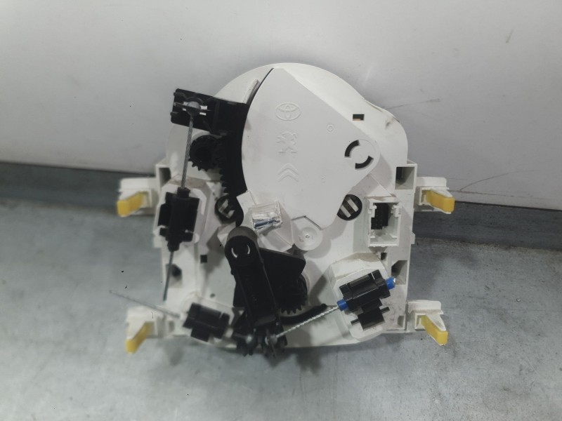 Recambio de mando calefaccion / aire acondicionado para toyota aygo (_b4_) 1.0 (kgb40) referencia OEM IAM 55900YV030  