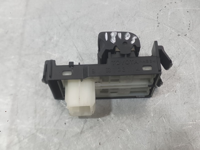 Recambio de mando elevalunas delantero izquierdo para toyota aygo (_b4_) 1.0 (kgb40) referencia OEM IAM 848200H010  