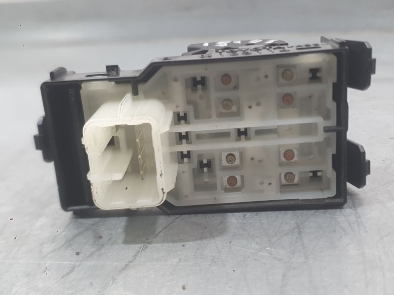 Recambio de mando elevalunas delantero izquierdo para toyota aygo (_b4_) 1.0 (kgb40) referencia OEM IAM 848200H010  