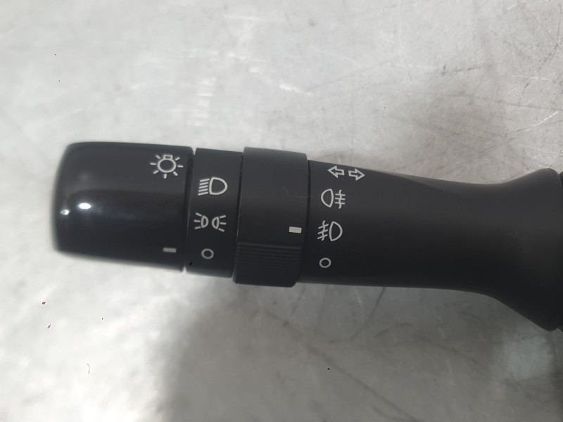 Recambio de mando luces y limpia para toyota aygo (_b4_) 1.0 (kgb40) referencia OEM IAM 841400H040  846520H020