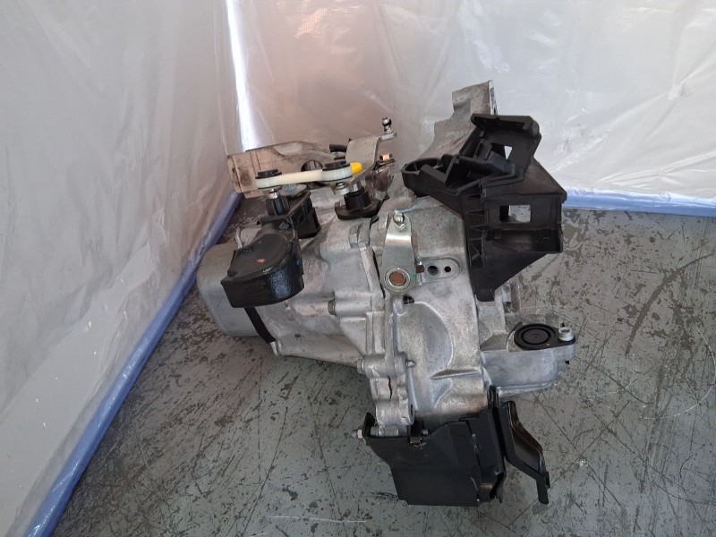 Recambio de caja cambios para citroën c-elysee (dd_) 1.2 vti 82 referencia OEM IAM 20CR20 5VELOCIDADES 