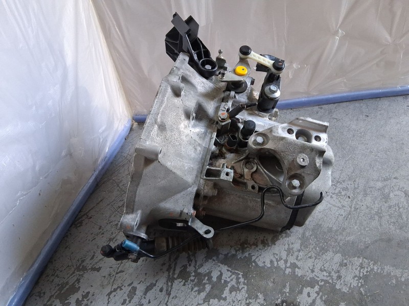 Recambio de caja cambios para citroën c-elysee (dd_) 1.2 vti 82 referencia OEM IAM 20CR20 5VELOCIDADES 