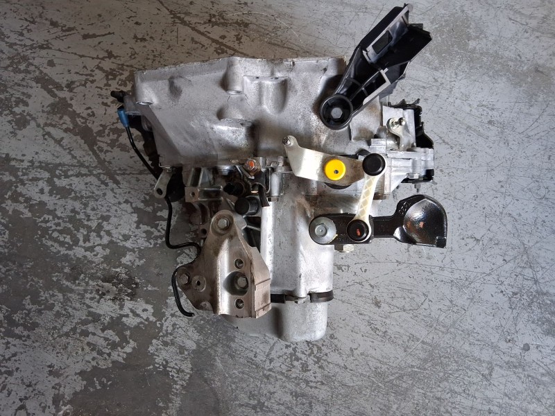 Recambio de caja cambios para citroën c-elysee (dd_) 1.2 vti 82 referencia OEM IAM 20CR20 5VELOCIDADES 