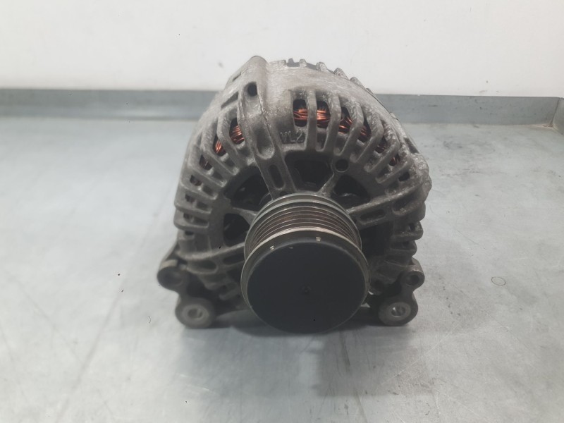 Recambio de alternador para seat leon (1p1) 1.9 tdi referencia OEM IAM 06F903023F  