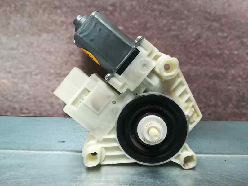 Recambio de motor elevalunas trasero derecho para volkswagen golf vii lim. (5g1) advance bluemotion referencia OEM IAM 5Q4959812