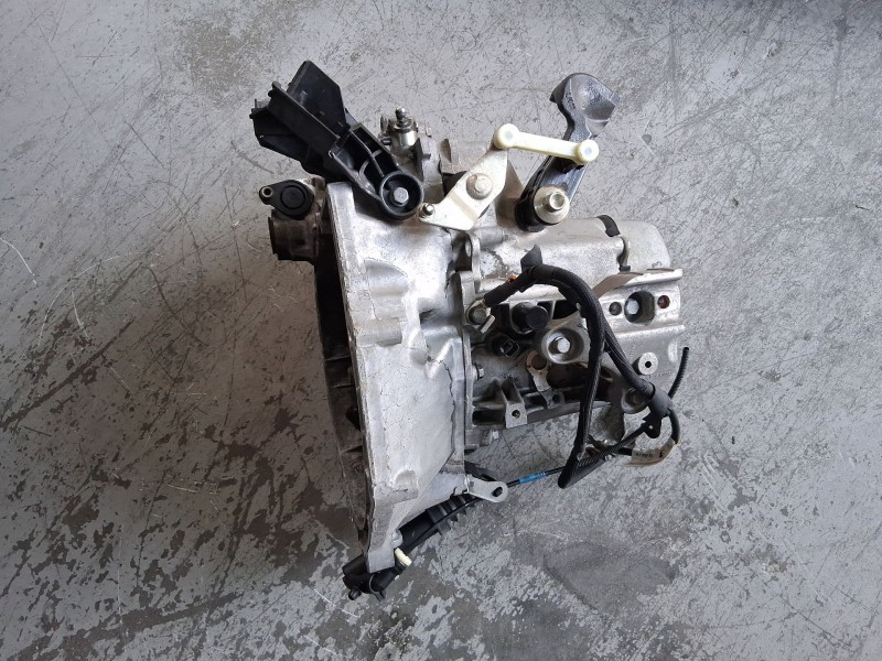 Recambio de caja cambios para citroën c4 cactus 1.2 vti 82 referencia OEM IAM 20CR15 5VELOCIDADES 1267614
