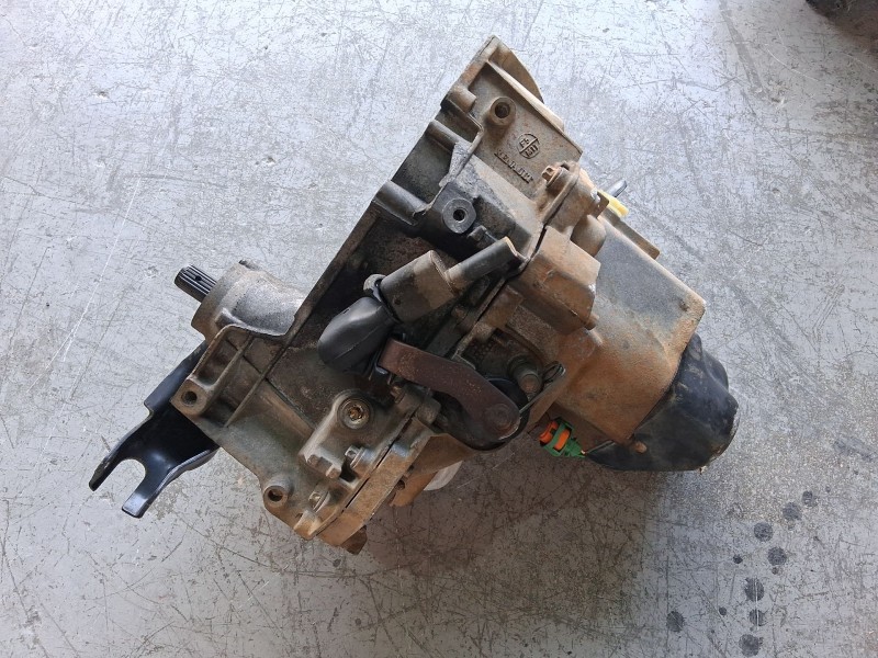 Recambio de caja cambios para renault kangoo (kc0/1_) d 65 1.9 (kc0e, kc02, kc0j, kc0n) referencia OEM IAM JB197 7701723258 7711