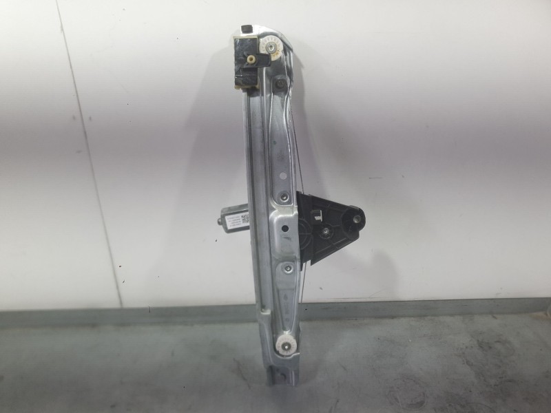 Recambio de elevalunas trasero derecho para dacia sandero iii 1.0 tce 90 referencia OEM IAM 827201979R  