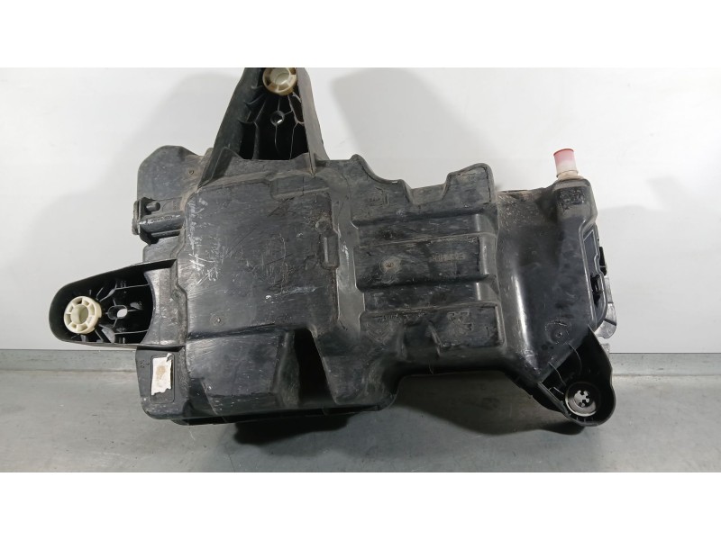 Recambio de deposito adblue para peugeot rifter 1.5 bluehdi 100 referencia OEM IAM 9832421480  