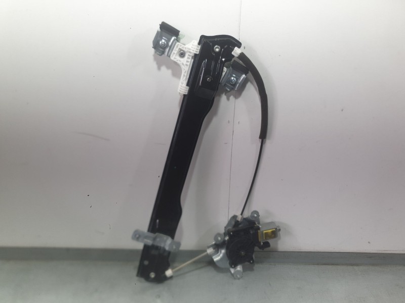 Recambio de elevalunas delantero izquierdo para ssangyong tivoli 1.2 referencia OEM IAM 7231135000  