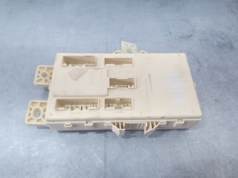 Recambio de caja reles / fusibles para ssangyong tivoli 1.2 referencia OEM IAM 8235035200  