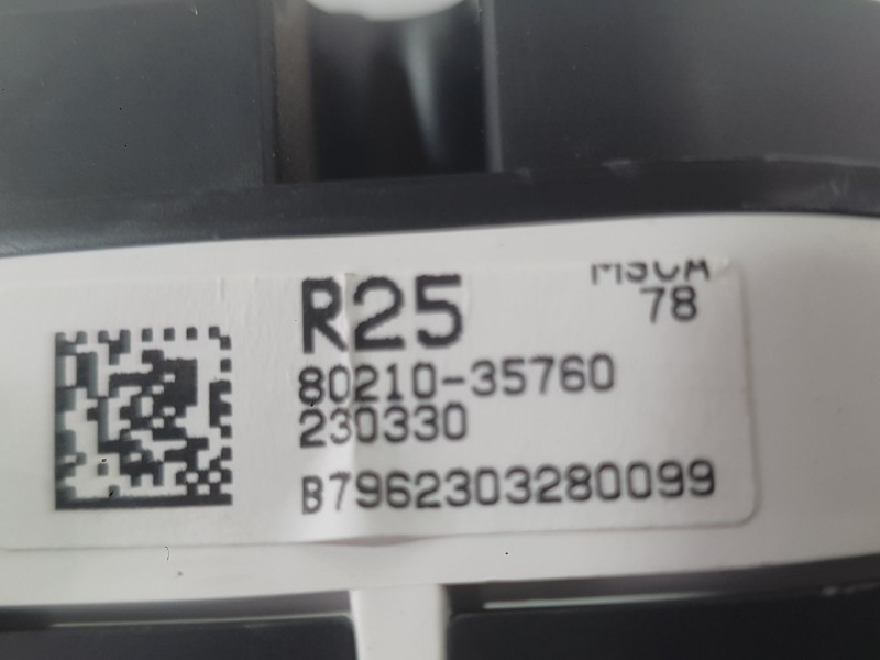 Recambio de cuadro instrumentos para ssangyong tivoli 1.2 referencia OEM IAM 8022037030  
