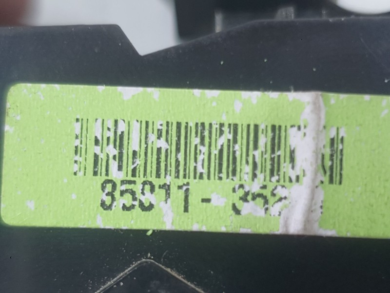 Recambio de mando elevalunas delantero izquierdo para ssangyong tivoli 1.2 referencia OEM IAM 8581135100 C/MANDO RETROVISOR 