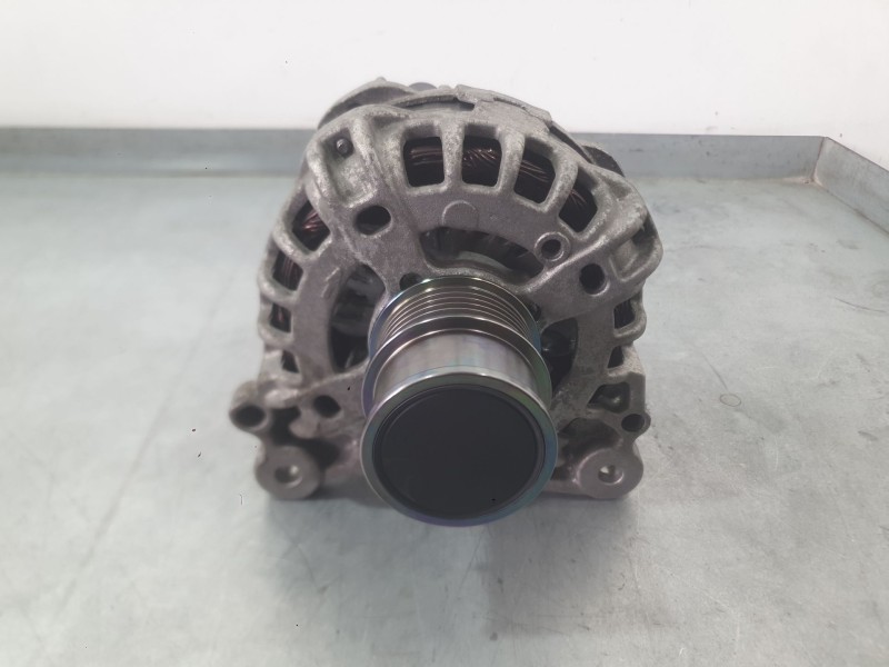 Recambio de alternador para seat ibiza iv (6j5, 6p1) 1.0 tsi referencia OEM IAM 04E903015A  