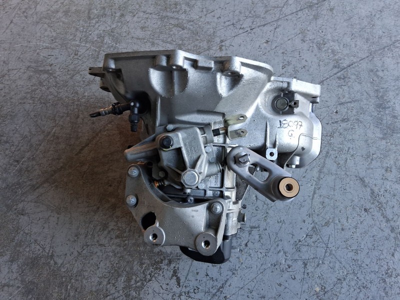 Recambio de caja cambios para opel corsa e (x15) 1.4 (08, 68) referencia OEM IAM MDG 24581813 95517684