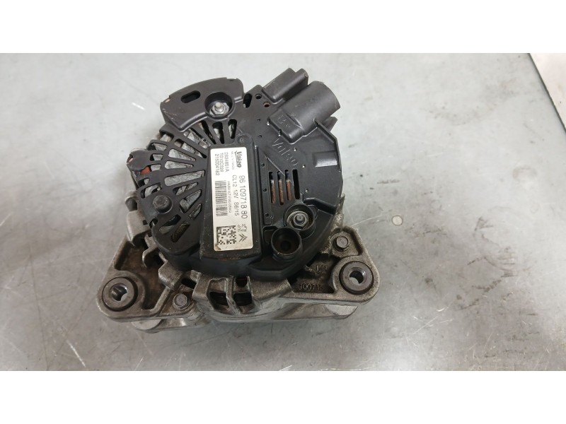 Recambio de alternador para citroën c4 cactus 1.2 vti 82 referencia OEM IAM 9818677980  