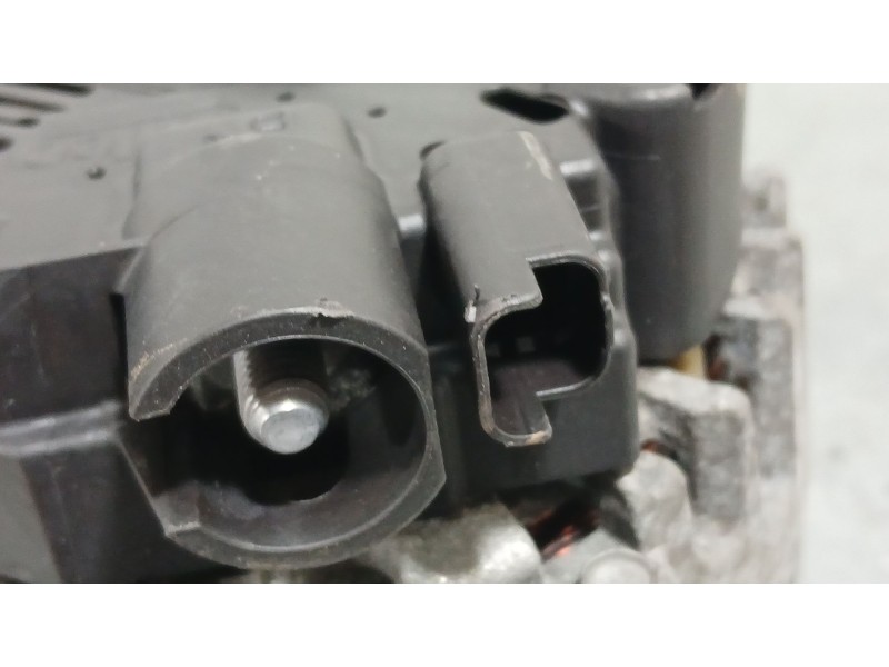 Recambio de alternador para citroën c4 cactus 1.2 vti 82 referencia OEM IAM 9818677980  