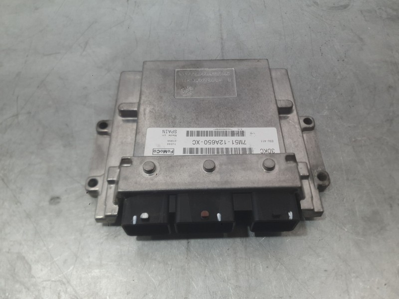 Recambio de centralita motor uce para ford focus ii descapotable 2.0 referencia OEM IAM 1364789  
