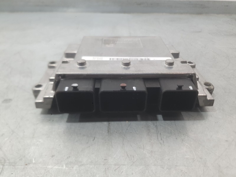 Recambio de centralita motor uce para ford focus ii descapotable 2.0 referencia OEM IAM 1364789  