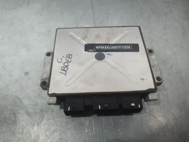 Recambio de centralita motor uce para ford focus ii descapotable 2.0 referencia OEM IAM 1364789  
