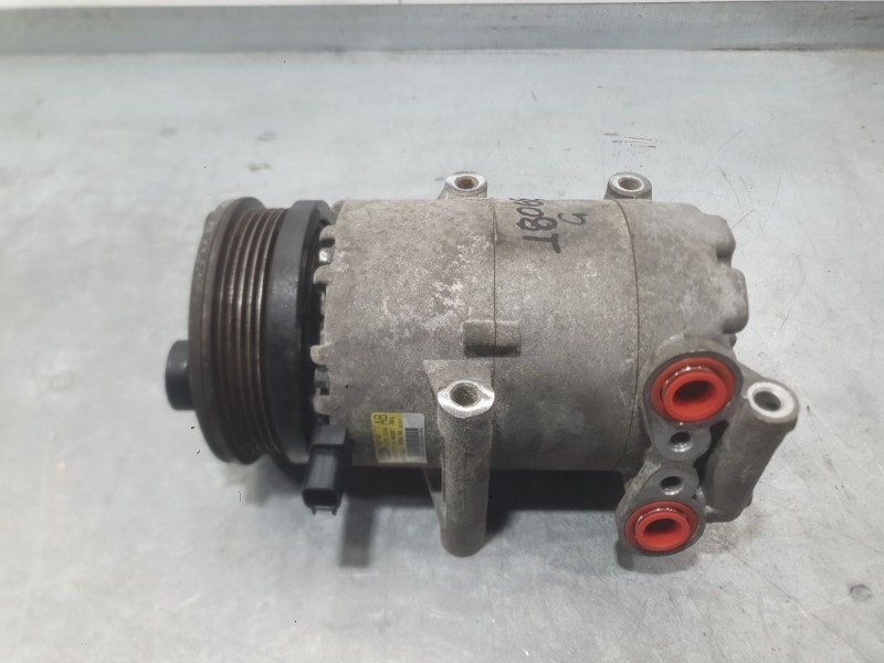 Recambio de compresor aire acondicionado para ford focus ii descapotable 2.0 referencia OEM IAM 2014584  