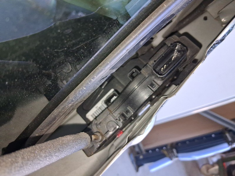 Recambio de cerradura puerta trasera derecha para kia sportage iii (sl) 1.6 gdi referencia OEM IAM 814203U000  