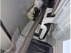 CERRADURA PUERTA DELANTERA DERECHA 813203U000 