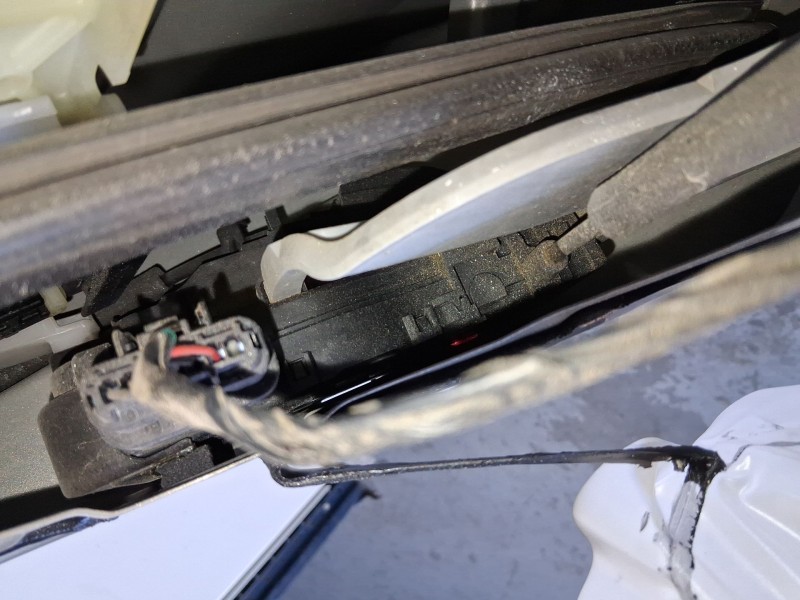 Recambio de cerradura puerta trasera izquierda para kia sportage iii (sl) 1.6 gdi referencia OEM IAM 814103U000  
