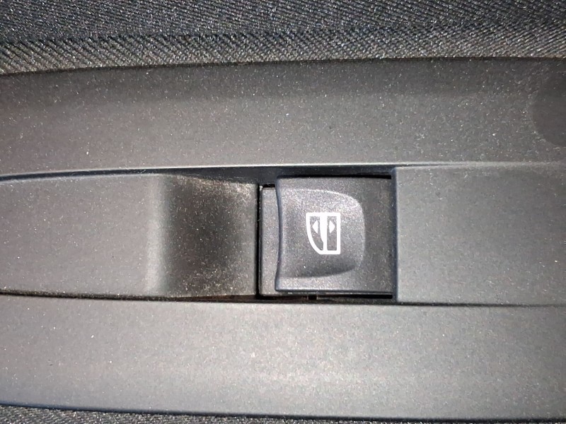 Recambio de mando elevalunas delantero derecho para renault megane iv hatchback (b9a/m/n_) 1.5 dci 110 (b9a3) referencia OEM IAM