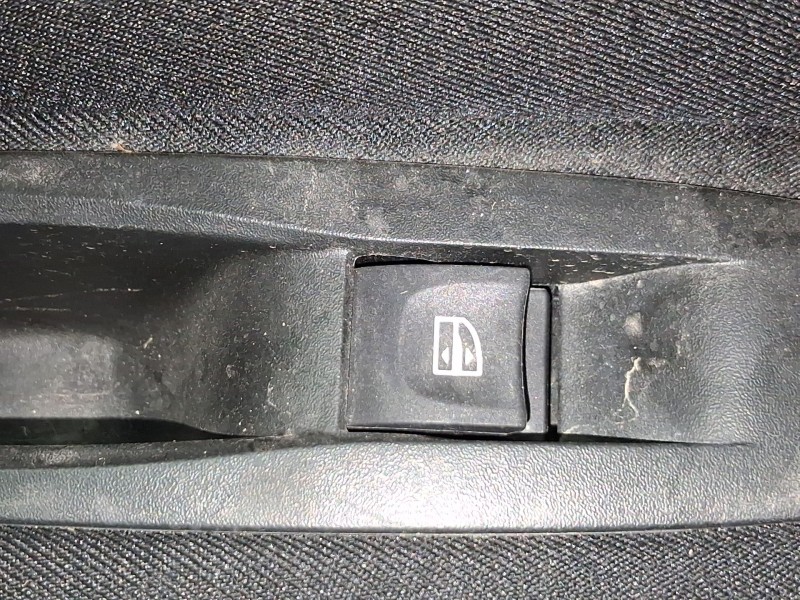 Recambio de mando elevalunas trasero izquierdo para renault megane iv hatchback (b9a/m/n_) 1.5 dci 110 (b9a3) referencia OEM IAM