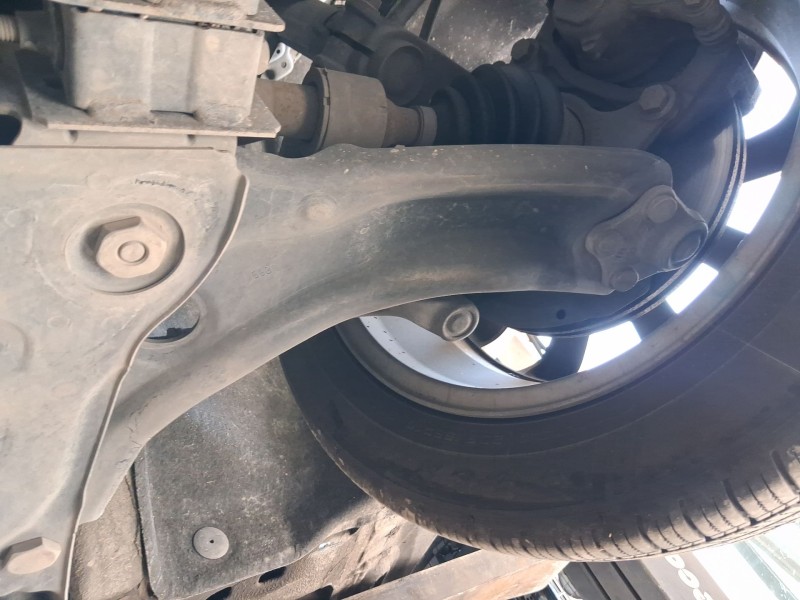 Recambio de brazo suspension inferior delantero izquierdo para renault megane iv hatchback (b9a/m/n_) 1.5 dci 110 (b9a3) referen
