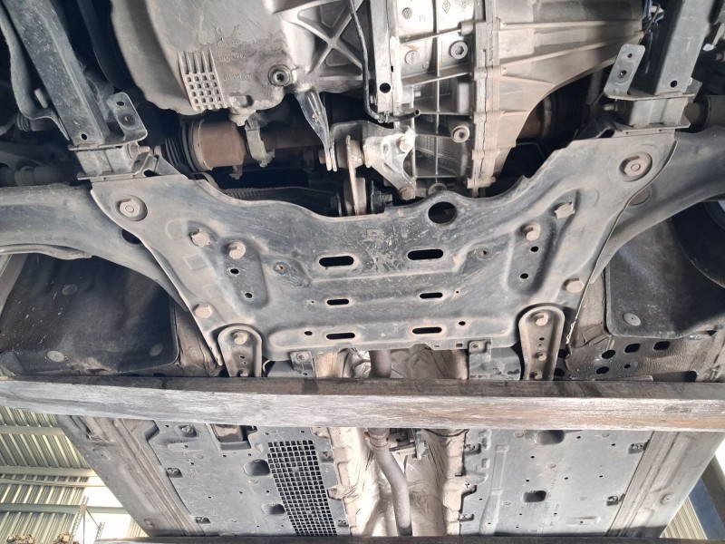 Recambio de puente delantero para renault megane iv hatchback (b9a/m/n_) 1.5 dci 110 (b9a3) referencia OEM IAM 544017619R  