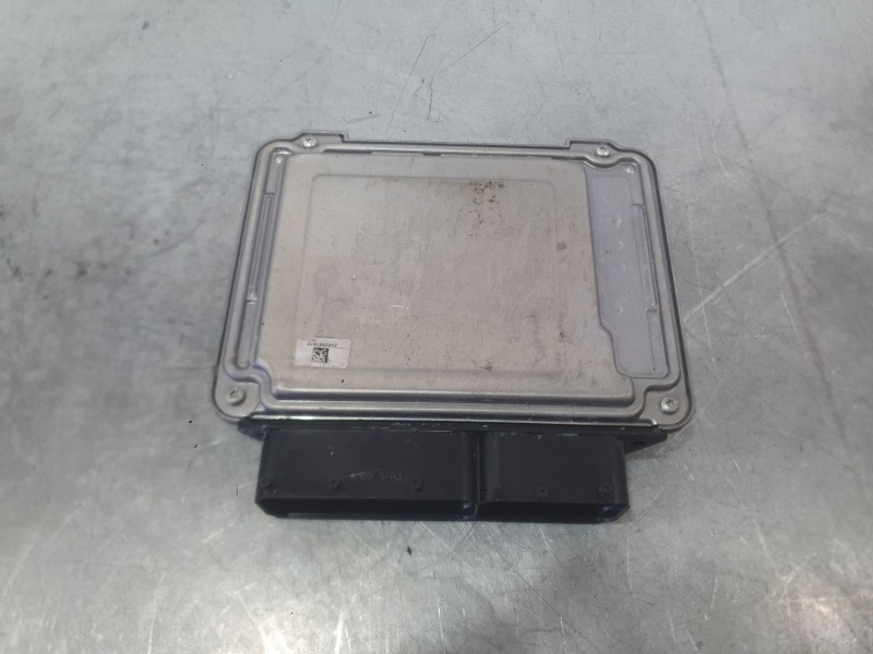 Recambio de centralita motor uce para skoda kamiq (nw4) 1.0 tsi referencia OEM IAM 04C906025AK  