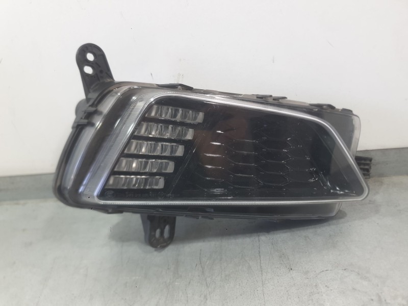 Recambio de faro antiniebla derecho para volkswagen polo vi (aw1, bz1, ae1, bz3) 1.0 tsi referencia OEM IAM   