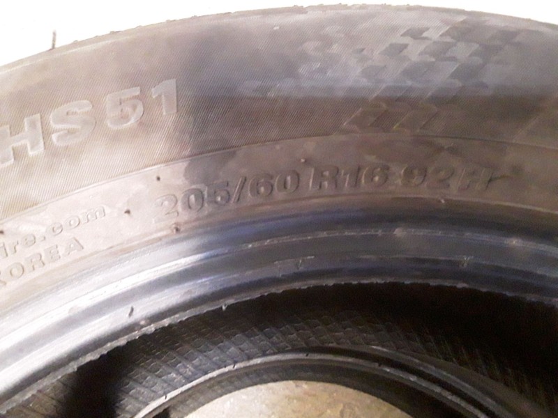 Recambio de neumatico pareja para neumaticos reutilizados - referencia OEM IAM 205601692H KUMHO 205/60/16/92H