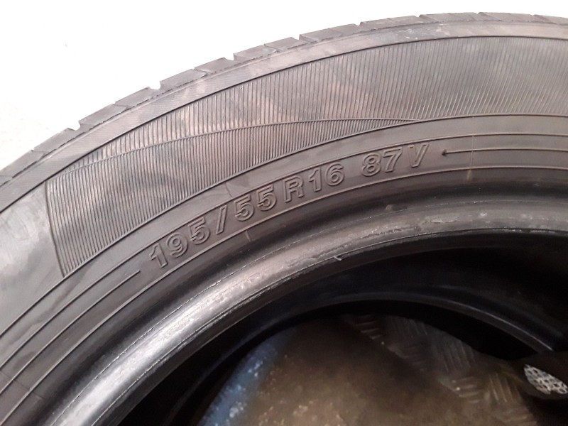Recambio de neumatico pareja para neumaticos reutilizados - referencia OEM IAM 195551687V YOKOHAMA 195/55/16/87V